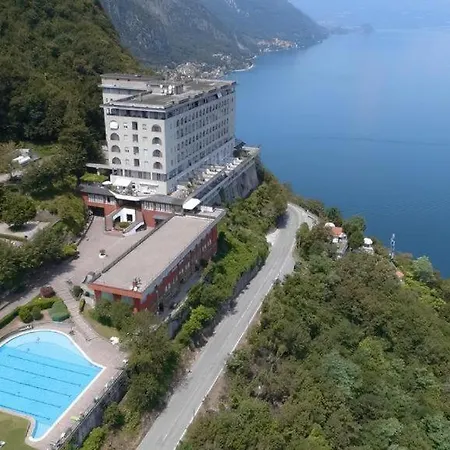 Penthouse With Big Terrace In With Pool Appartamento *