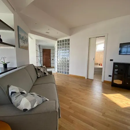 Lägenhet Penthouse With Big Terrace In With Pool Valbrona