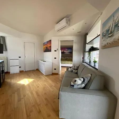 Appartamento Penthouse With Big Terrace In With Pool