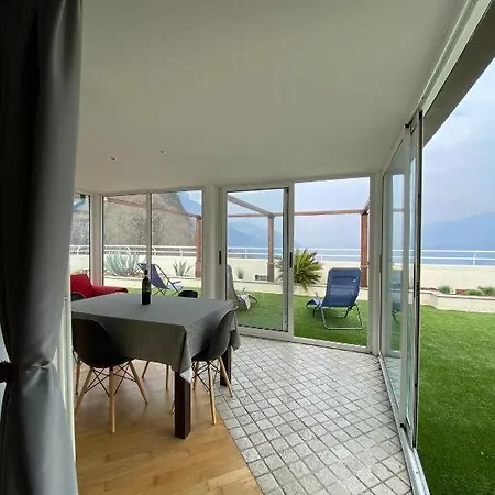 Penthouse With Big Terrace In With Pool Lägenhet Valbrona