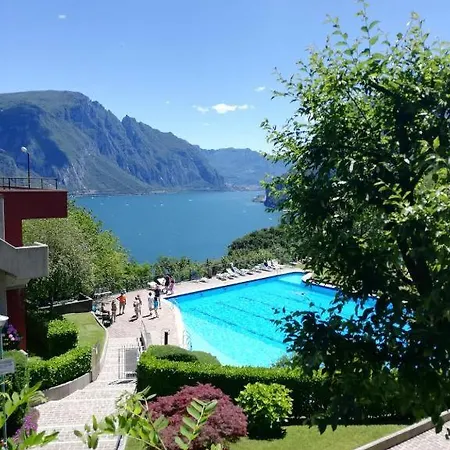 Penthouse With Big Terrace In With Pool * Valbrona