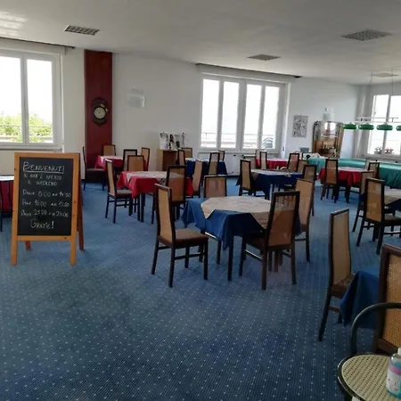 Penthouse With Big Terrace In With Pool Appartamento