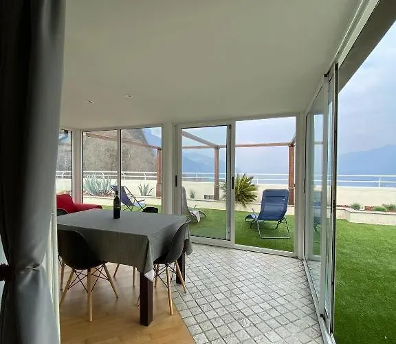 Penthouse With Big Terrace In With Pool Lägenhet Valbrona