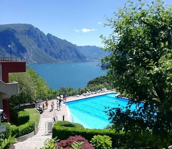 Penthouse With Big Terrace In With Pool * Valbrona