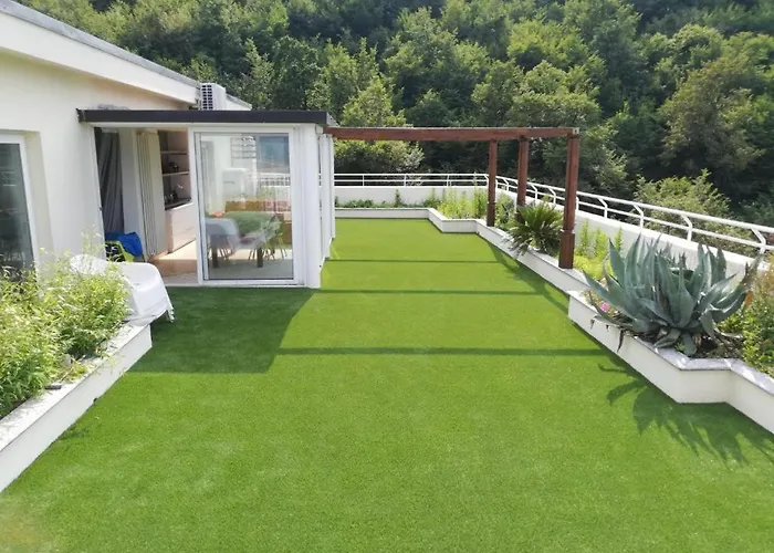 Penthouse With Big Terrace In With Pool Lägenhet *