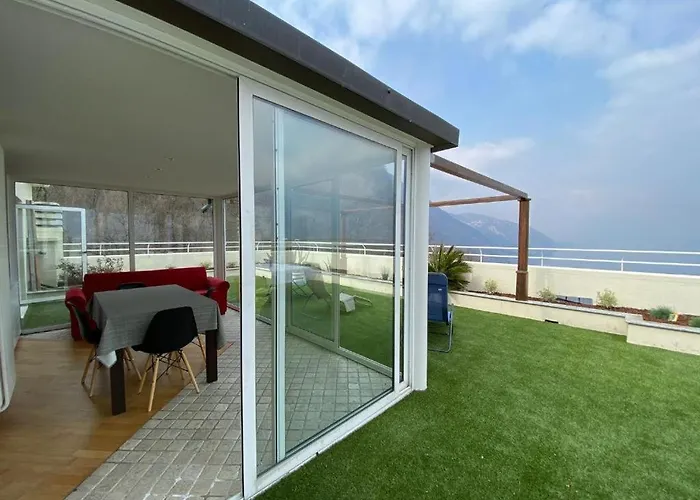 Penthouse With Big Terrace In With Pool Lägenhet