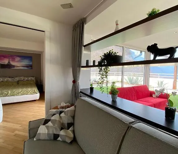 Penthouse With Big Terrace In With Pool Lägenhet